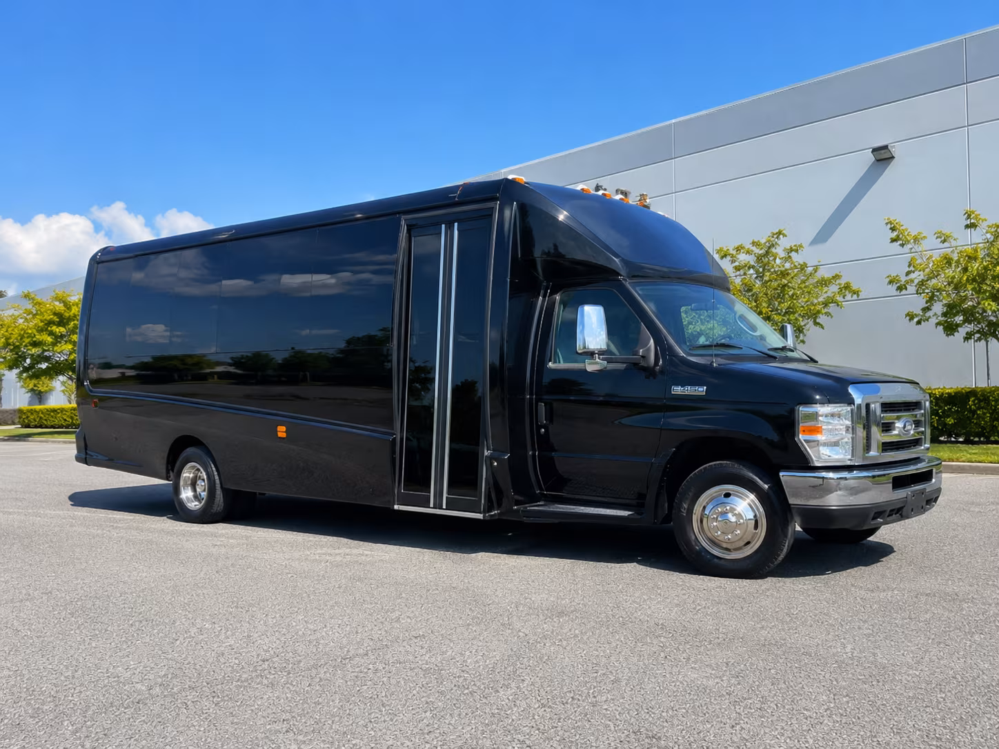 Riverside Birthday, Sweet 16, & Quinceañera Party Bus Rentals