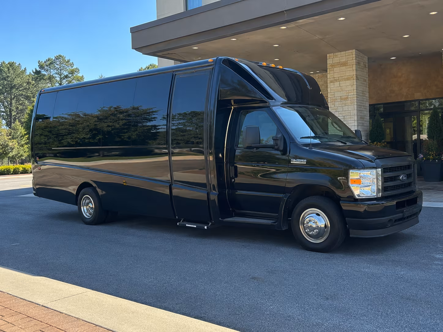 Riverside Wedding Transportation & Shuttle Service